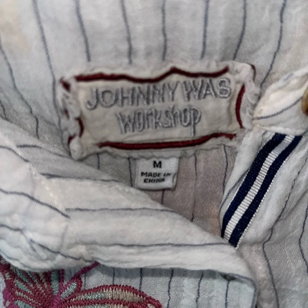 Johnny Was White Button Down Shirt with Multicolor Embroidery - Picture 6 of 8